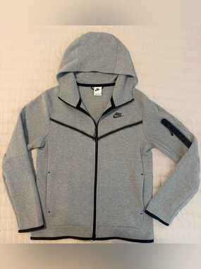 Men’s Nike Tech- full-zip jacket — gray size Medium, like-new condition